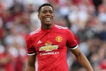 Nhật ký chuyển nhượng 17/6: MU chốt giá bán Martial cực khủng