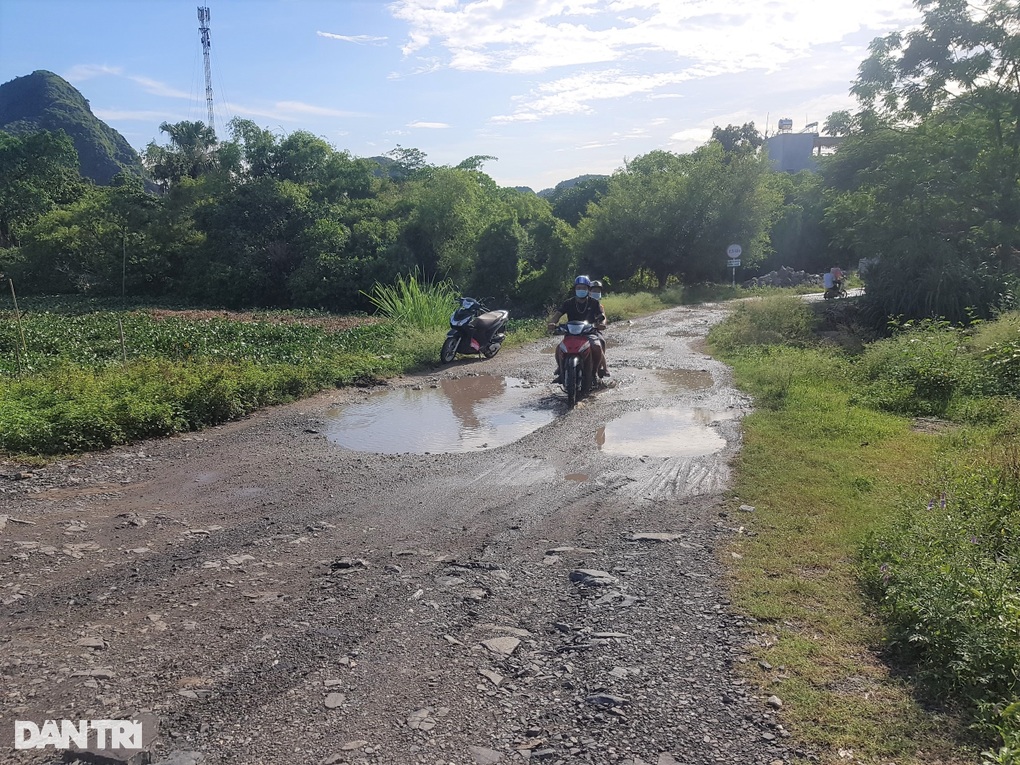 Cầu 19 tỷ đồng thông xe sau 10 năm bị bỏ hoang - 5 Cầu 19 tỷ đồng thông xe sau 10 năm bị bỏ hoang - 5