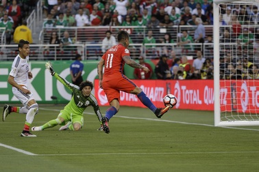 Chile thắng sốc Mexico 7-0 ở tứ kết Copa America 2016
