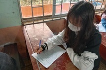 Nữ sinh mồ côi, nén nỗi đau mất người thân để đi thi tốt nghiệp