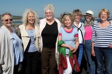 Người chết bất ngờ “sống lại” để đi họp lớp