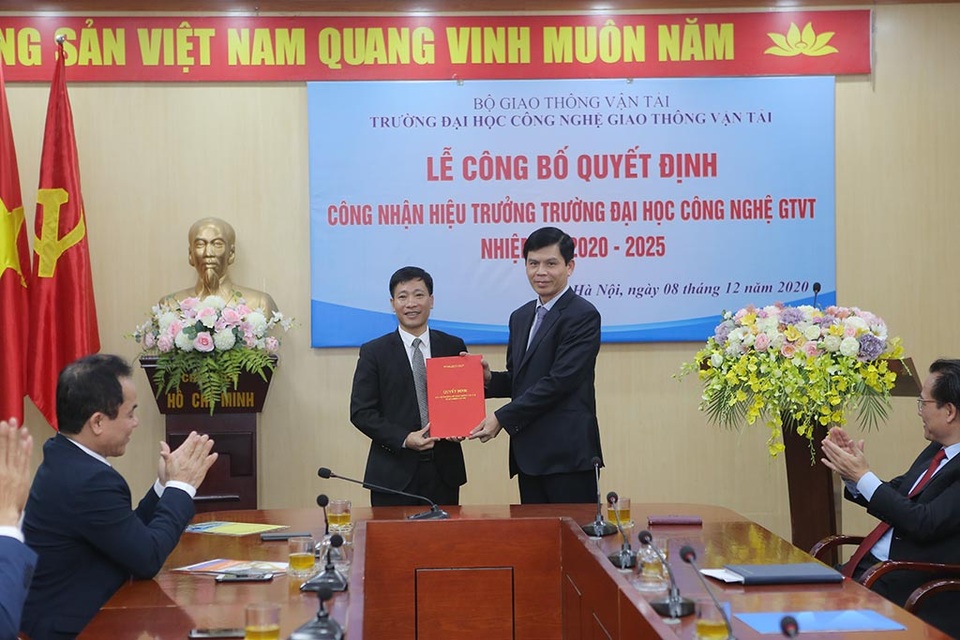 Trường Đại học Công nghệ Giao thông vận tải có hiệu trưởng mới - 1 Trường Đại học Công nghệ Giao thông vận tải có hiệu trưởng mới - 1