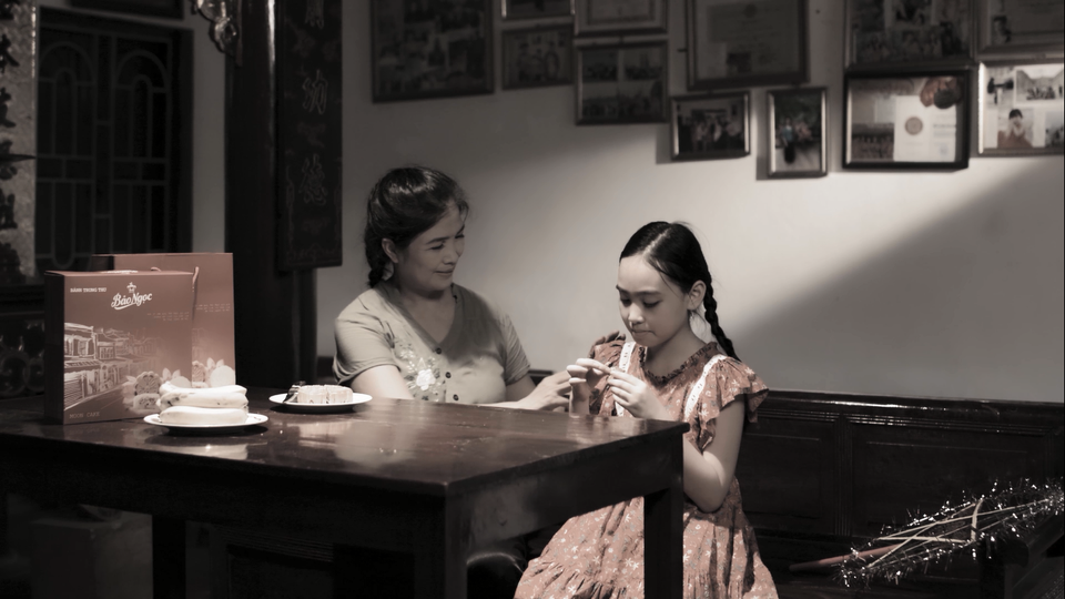 Nặng lời xúc phạm vì mẹ có người khác, cô gái không ngờ biến cố lớn sắp ập đến - 3 Nặng lời xúc phạm vì mẹ có người khác, cô gái không ngờ biến cố lớn sắp ập đến - 3