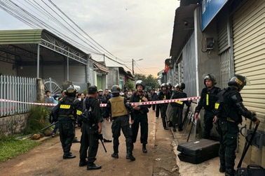 Hàng trăm cảnh sát truy bắt kẻ giết 3 người trong gia đình