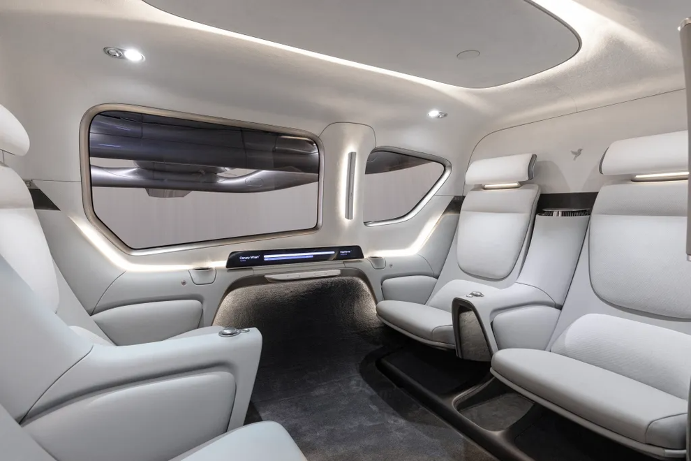 Taxi bay cho giới nhà giàu muốn né tắc đường, di chuyển 1 tiếng còn 11 phút - 2