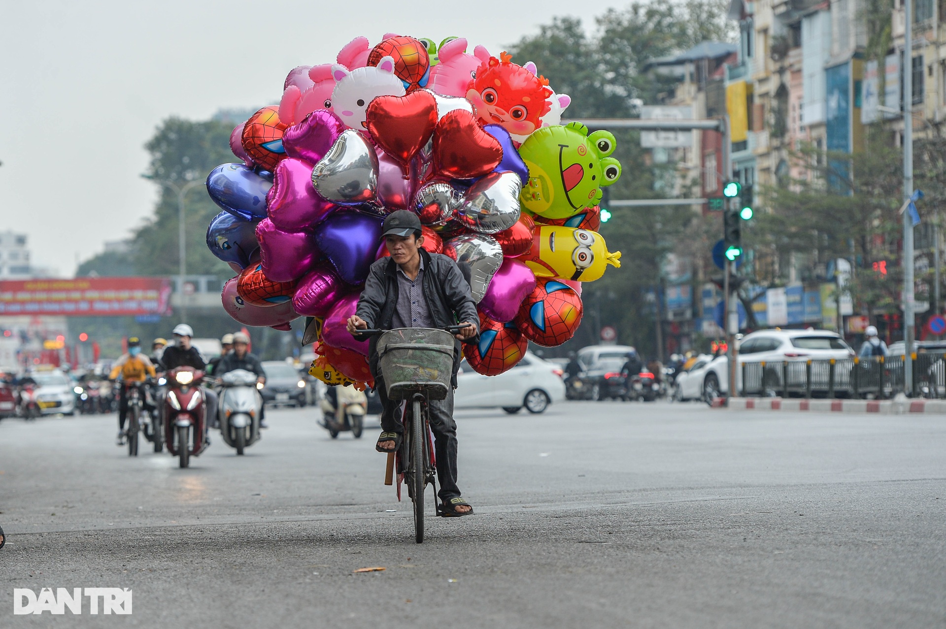 Ngày đi làm đầu năm, đường phố Hà Nội nơi thông thoáng, chỗ nhích từng mét - 14