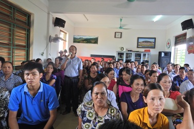 Vụ "chặn xe cán bộ tỉnh phản đối cát tặc": Chủ tịch tỉnh đối thoại với dân