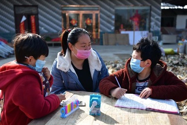 Trung Quốc: Trường học nghỉ dài vì dịch Corona, phụ huynh đau đầu