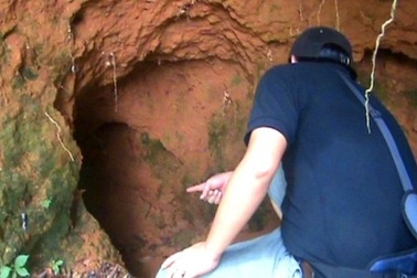 Chạm trán “vàng tặc” trên đỉnh núi