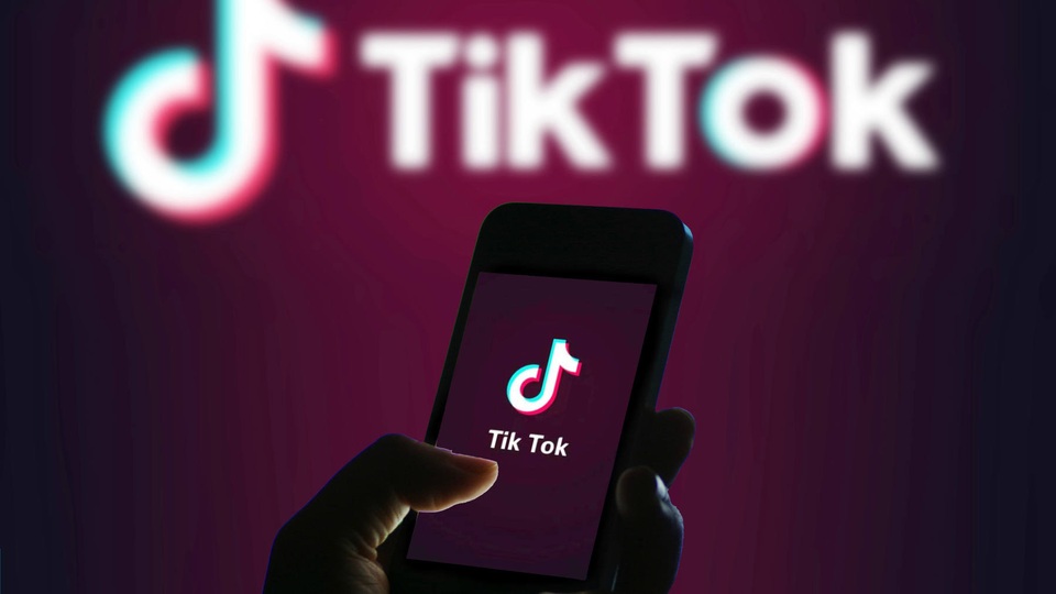 Cha đẻ TikTok thoái vốn để tránh bị cấm cửa tại Mỹ - 1 Cha đẻ TikTok thoái vốn để tránh bị cấm cửa tại Mỹ - 1