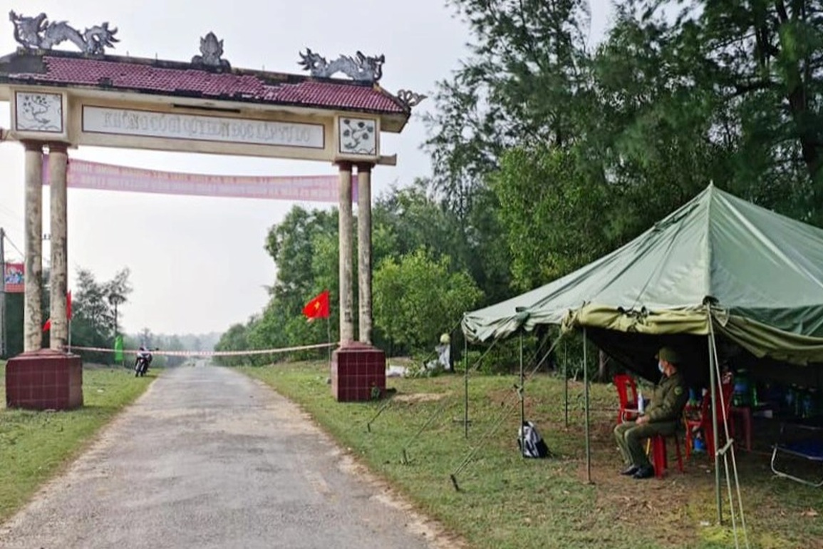 Sáng 19/12, nhiều nơi tại Hà Nội thành vùng cam, miền Trung F0 tăng - 1 Sáng 19/12, nhiều nơi tại Hà Nội thành vùng cam, miền Trung F0 tăng - 1