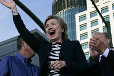 Bà Clinton dẫn đầu trong cuộc chạy đua vào Nhà Trắng