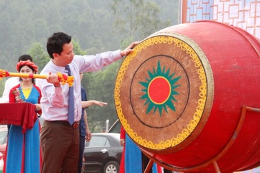 “Hoan Châu đệ nhất danh lam” vào mùa khai hội