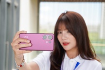 Trên tay vivo V60: Cạnh tranh OPPO Reno14, iPhone 16e