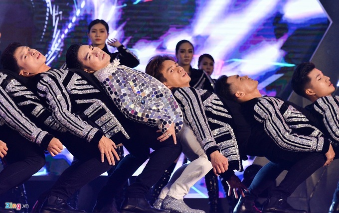 Hoài Linh: 'Tôi hết hồn khi nghe tin Cung Văn hóa Việt Xô bị cháy' - Ảnh 6. Hoài Linh: 'Tôi hết hồn khi nghe tin Cung Văn hóa Việt Xô bị cháy' - Ảnh 6.