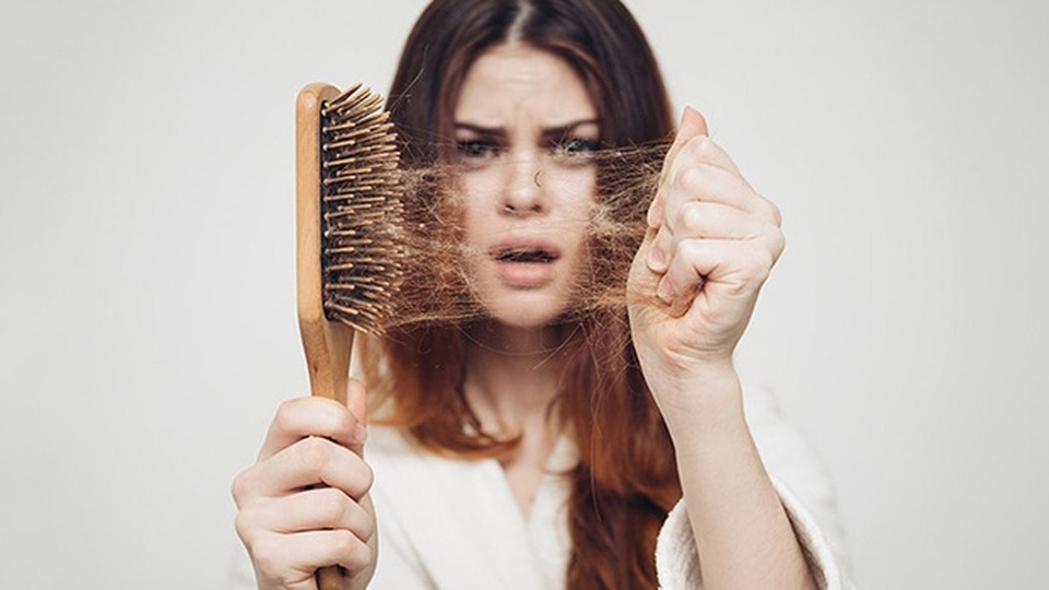 Tóc bết, rụng nhiều: Có thể gan đang cầu cứu - 4 Tóc bết, rụng nhiều: Có thể gan đang cầu cứu - 4