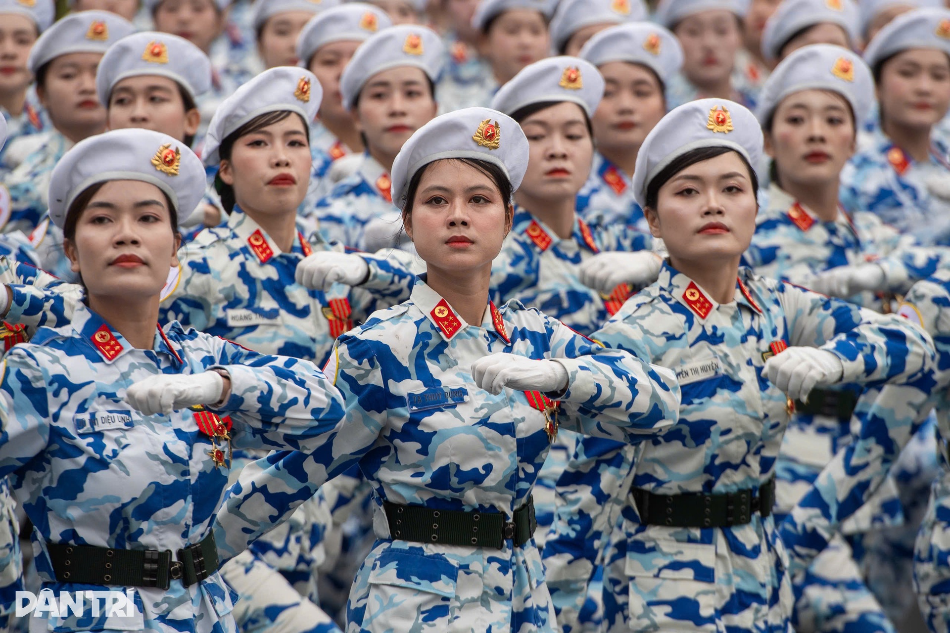 Đại tướng Phan Văn Giang kiểm tra, động viên các khối tham gia diễu binh - 5 Đại tướng Phan Văn Giang kiểm tra, động viên các khối tham gia diễu binh - 5