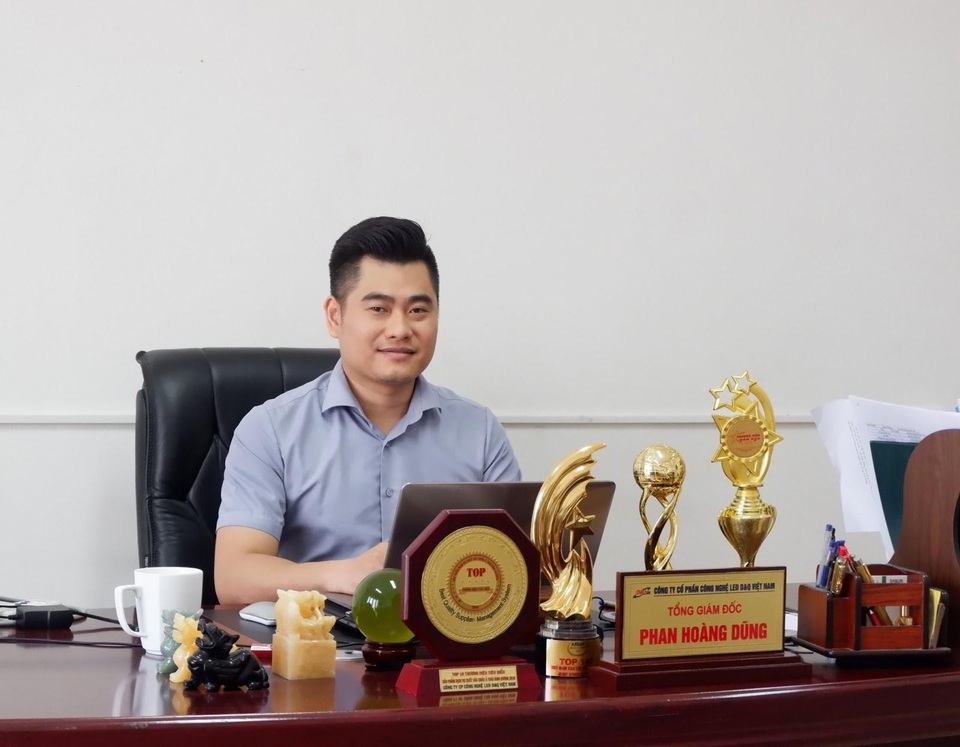 Hành trình chinh phục thị trường màn hình quảng cáo của LED DQ - 1 Hành trình chinh phục thị trường màn hình quảng cáo của LED DQ - 1