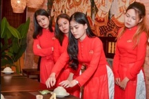 Sinh viên ngành du lịch muốn nghỉ học, hướng dẫn viên bỏ nghề làm shipper