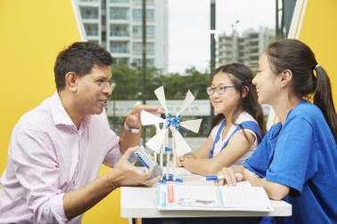 Khối ngành STEM đang chiếm lĩnh toàn cầu với mức lương khủng