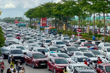 Chuyên gia giao thông nói về đề xuất thu hẹp làn ô tô trong nội đô