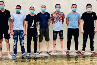 Đưa đàn em đến quán bi-a dàn trận hỗn chiến bằng súng