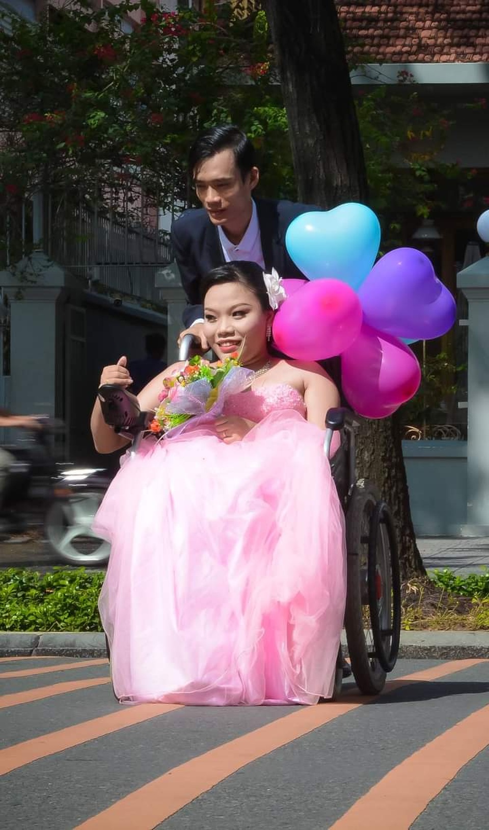 Nghị lực của chàng trai khuyết tật sau 20 lần xin việc bị từ chối - 9 Nghị lực của chàng trai khuyết tật sau 20 lần xin việc bị từ chối - 9