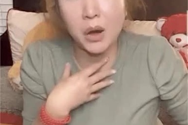 Thúy Nga chia sẻ lý do Hoài Linh đưa linh cữu Chí Tài sang Mỹ