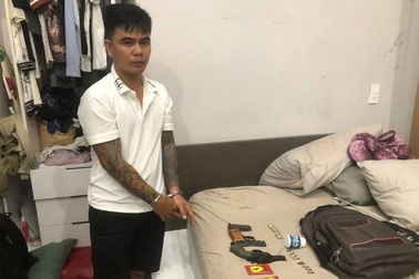 "Ông trùm" buôn ma túy bị bắt khi đang ôm bạn gái ngủ trong khách sạn