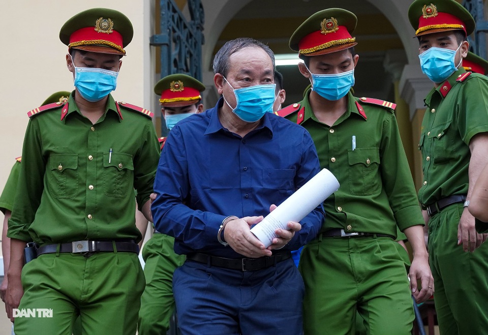 Bị cáo Đinh La Thăng nói cáo trạng suy diễn, quy chụp - 2 Bị cáo Đinh La Thăng nói cáo trạng suy diễn, quy chụp - 2