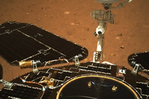 Tàu thám hiểm sao Hỏa của Trung Quốc không hề di chuyển nhiều tháng?