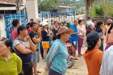 Nữ giáo viên bị đồng nghiệp hành hung trong trường