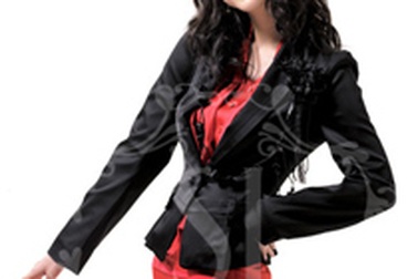 Han Ye Seul làm dáng cùng trang phục SI