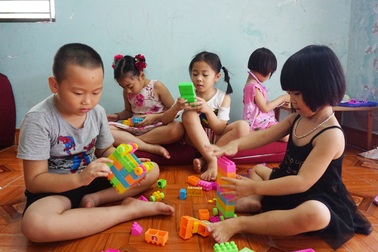 Con nhỏ nghỉ hè, bố mẹ “lao đao” tìm chỗ gửi