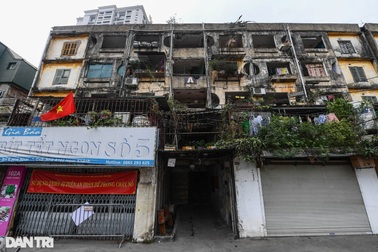 Nhiều chung cư cũ như "bom nổ chậm” ở thành phố lớn nhưng không thể phá dỡ