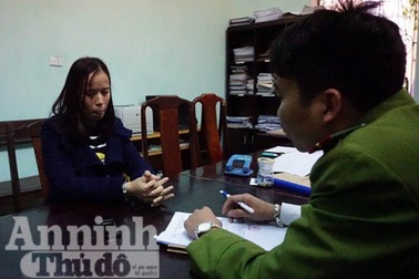 Nữ tài xế ân hận, khóc xin sau khi chống người thi hành công vụ