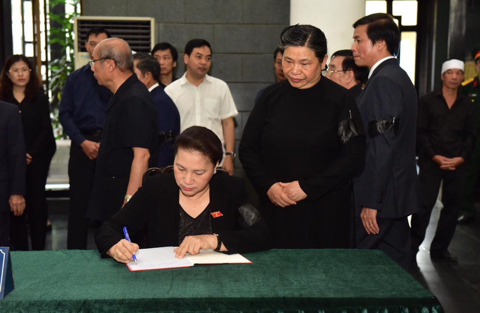 Lễ tang nguyên Chủ nhiệm Văn phòng Quốc hội Vũ Mão - 8 Lễ tang nguyên Chủ nhiệm Văn phòng Quốc hội Vũ Mão - 8