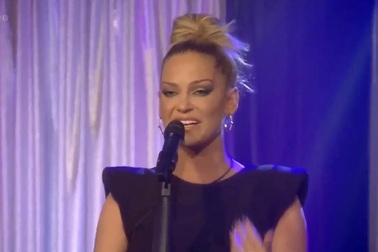 Sarah Harding biểu diễn trên truyền hình