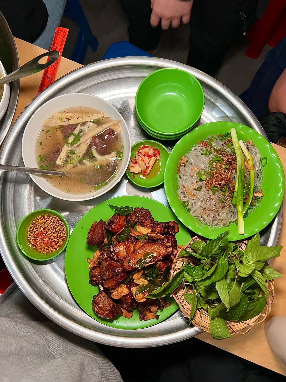 Vợ chồng Việt xách 100 lít mắm tôm, mang cả máy làm đậu mở quán bún ở Mỹ - 7 Vợ chồng Việt xách 100 lít mắm tôm, mang cả máy làm đậu mở quán bún ở Mỹ - 7