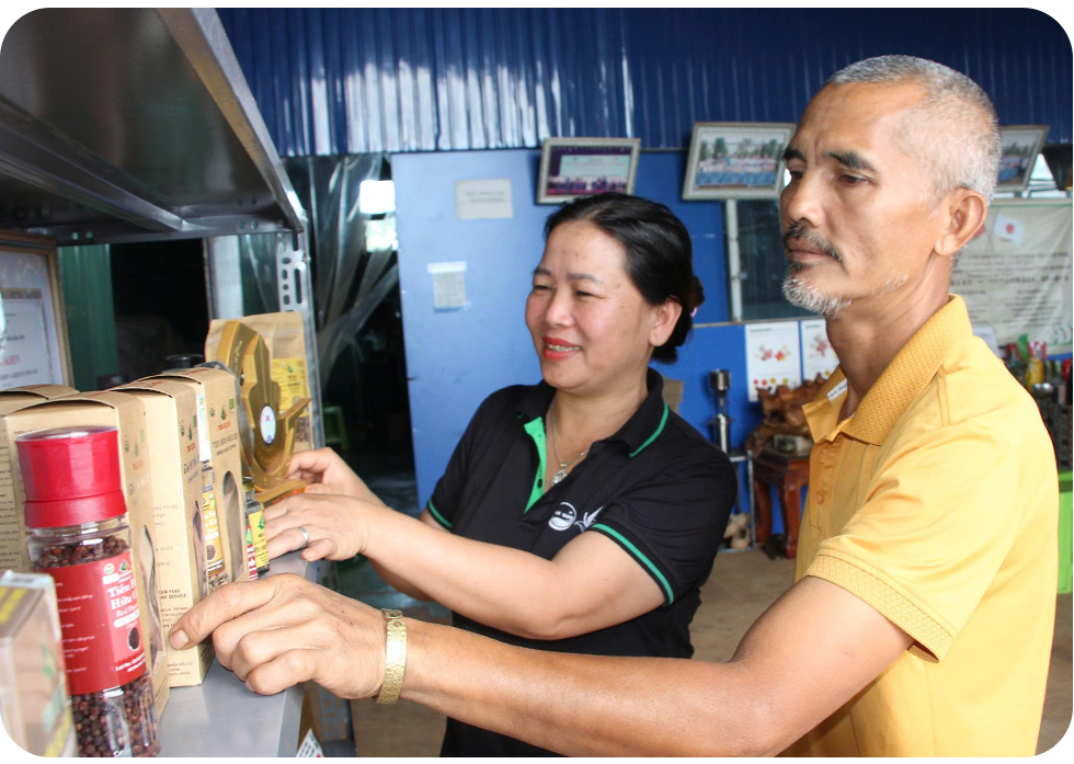 Bị chê “điên” khi về làm nông, người đàn ông ẵm trọn 5 sản phẩm quốc gia - 5 Bị chê “điên” khi về làm nông, người đàn ông ẵm trọn 5 sản phẩm quốc gia - 5