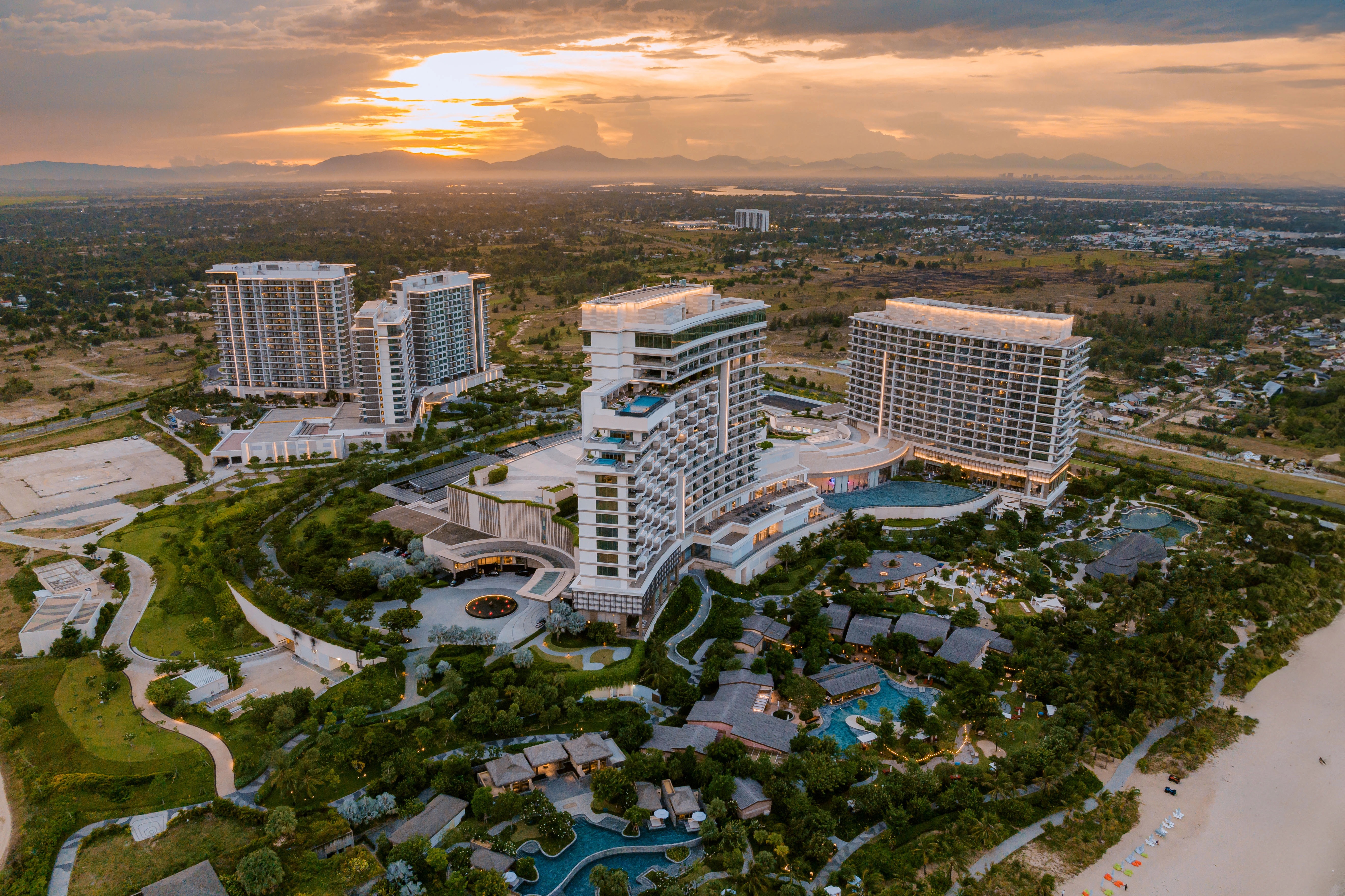 Novidades no resort de US$ 4 bilhões: Mudança de presidente e diretor geral - 1 Khu nghỉ dưỡng 4 tỷ USD có diễn biến mới: Thay chủ tịch và tổng giám đốc - 1