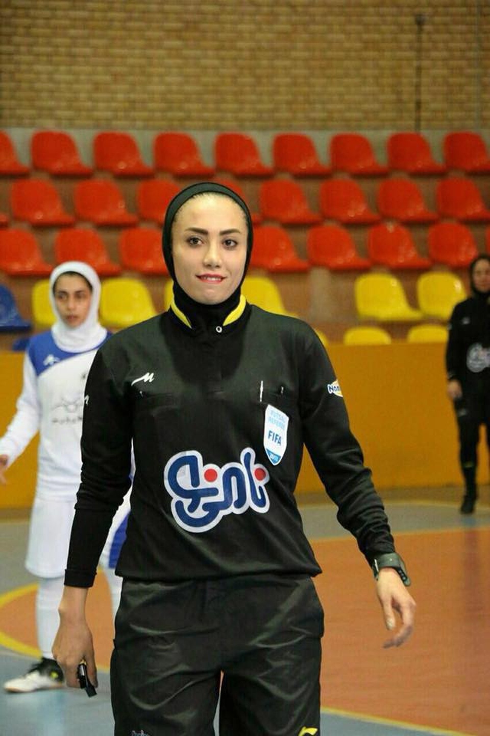 Vẻ đẹp ấn tượng nữ trọng tài bắt trận đấu của futsal Việt Nam - 10 Vẻ đẹp ấn tượng nữ trọng tài bắt trận đấu của futsal Việt Nam - 10