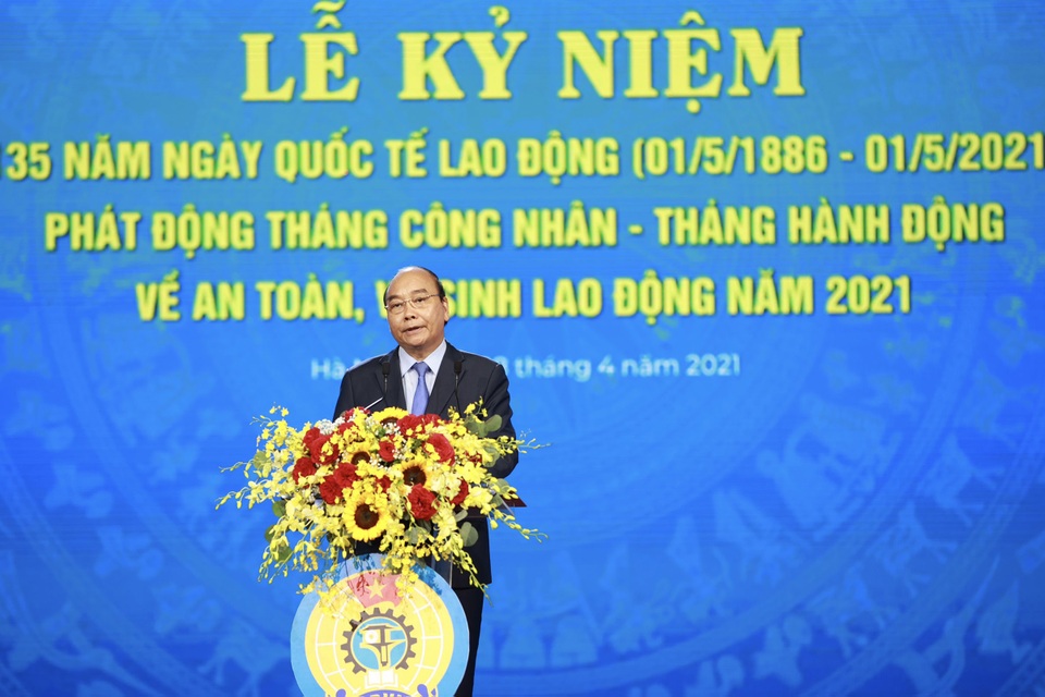 Chủ tịch nước Nguyễn Xuân Phúc dự Lễ kỷ niệm 135 năm Ngày Quốc tế Lao động - 1 Chủ tịch nước Nguyễn Xuân Phúc dự Lễ kỷ niệm 135 năm Ngày Quốc tế Lao động - 1