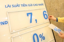 Góc nhìn: Không dễ đánh tráo lãi suất