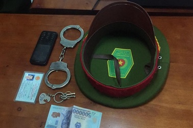 Giả cảnh sát hình sự, cưỡng đoạt tài sản tiệm massage