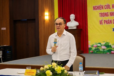 Phân quyền nhưng không thể "khoán trắng" cho địa phương