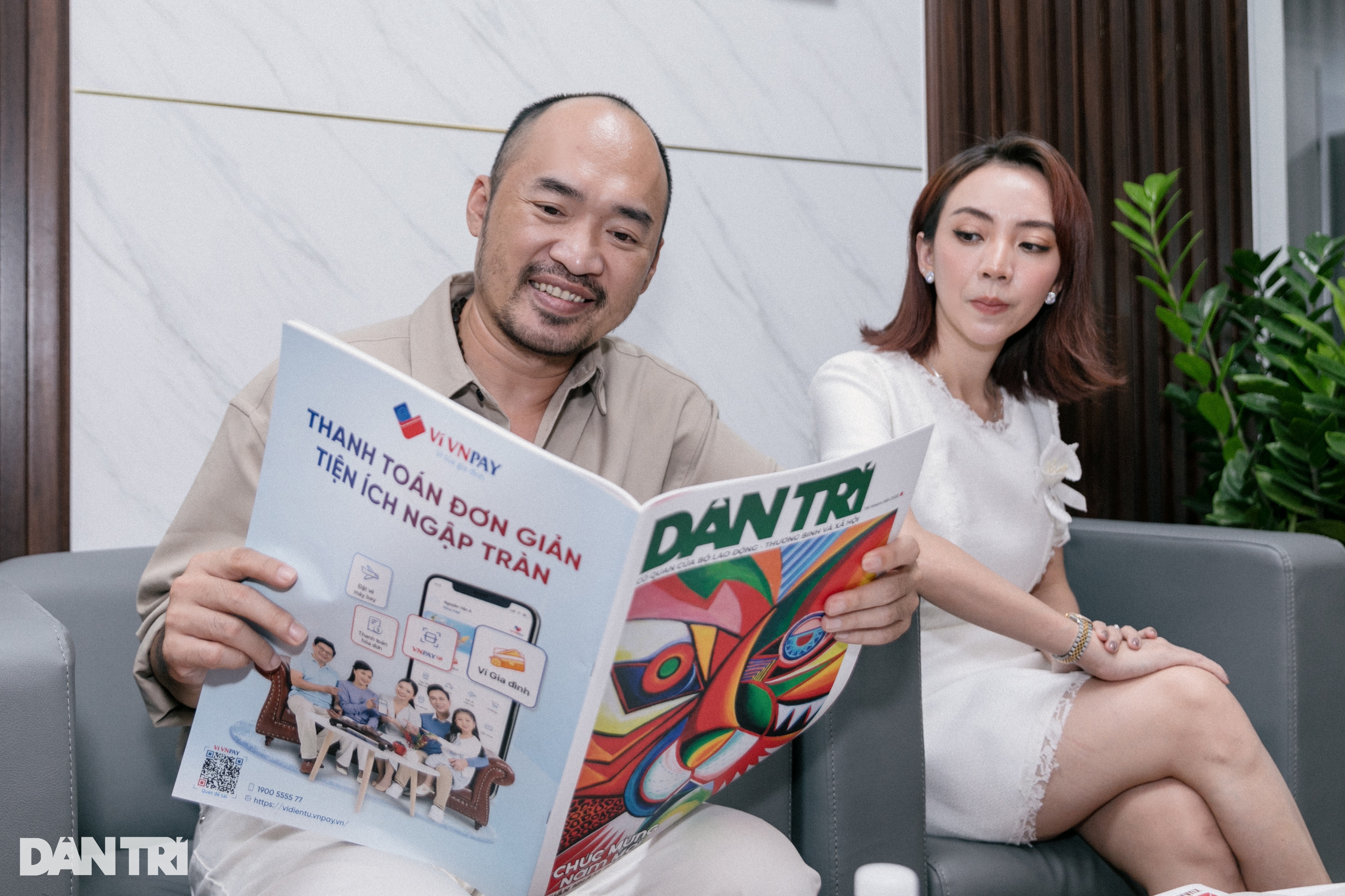 Tiến Luật: Vợ chồng cứ chăm chăm xem tài sản ai đứng tên là rạn nứt rồi - 4 Tiến Luật: Vợ chồng cứ chăm chăm xem tài sản ai đứng tên là rạn nứt rồi - 4