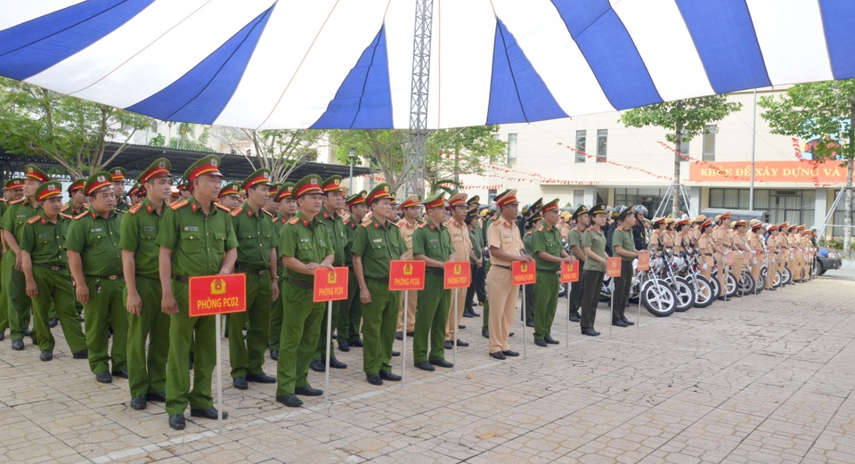 Giám đốc Công an TPHCM “đặt hàng” công an 24 quận, huyện trấn áp tội phạm - 1 Giám đốc Công an TPHCM “đặt hàng” công an 24 quận, huyện trấn áp tội phạm - 1
