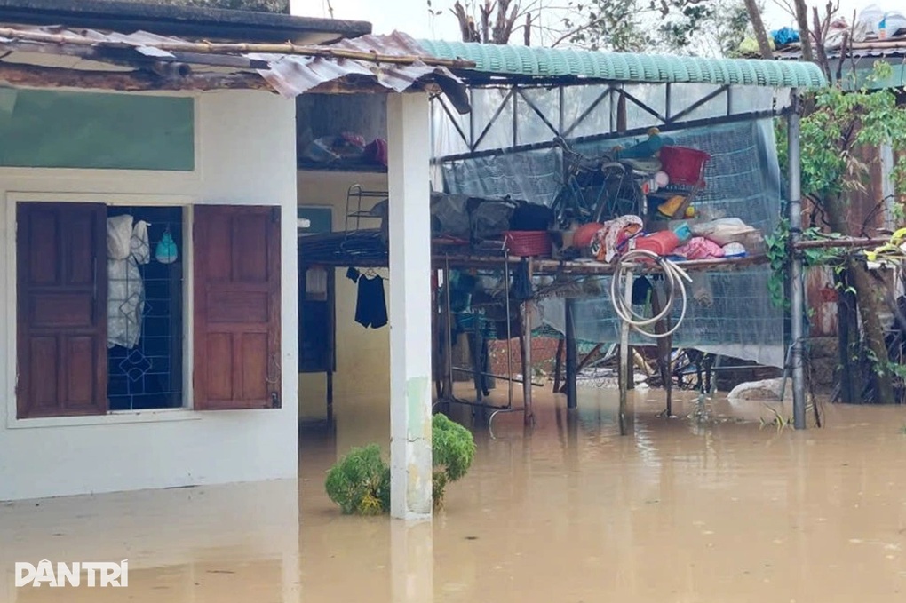Mưa lớn, nhiều khu vực ở Gia Lai bị chia cắt - 2 Mưa lớn, nhiều khu vực ở Gia Lai bị chia cắt - 2