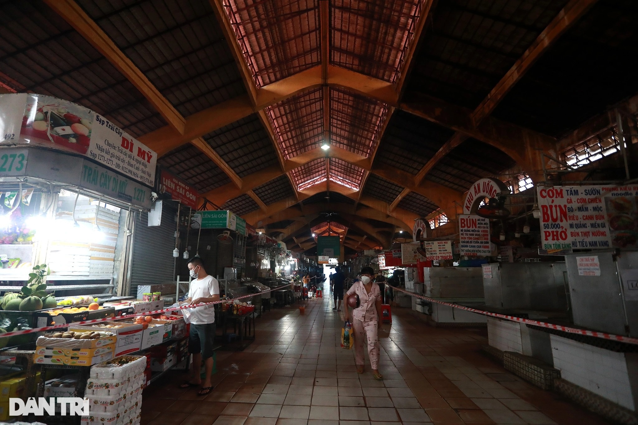 Chợ Bến Thành hoạt động trở lại sau 3 tháng đắp chiếu vì dịch Covid-19 - 11 Chợ Bến Thành hoạt động trở lại sau 3 tháng đắp chiếu vì dịch Covid-19 - 11